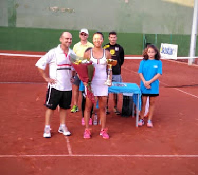 Internacional Femenino Tenis: Harmony Tan vencedora en Melilla