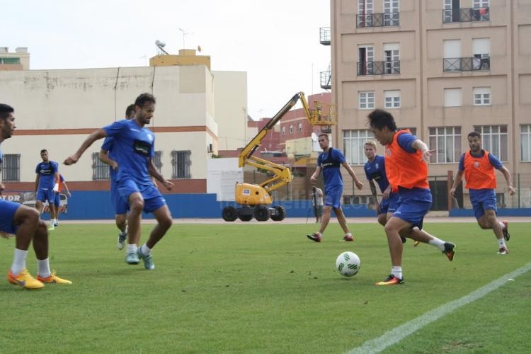 La U.D. Melilla afronta su particular cuenta atrás para el partido ante el Cartagena