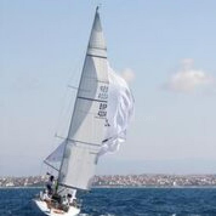 "Icue IV" lidera la flota de la "Regata Dos Continentes" a su paso por Chafarinas