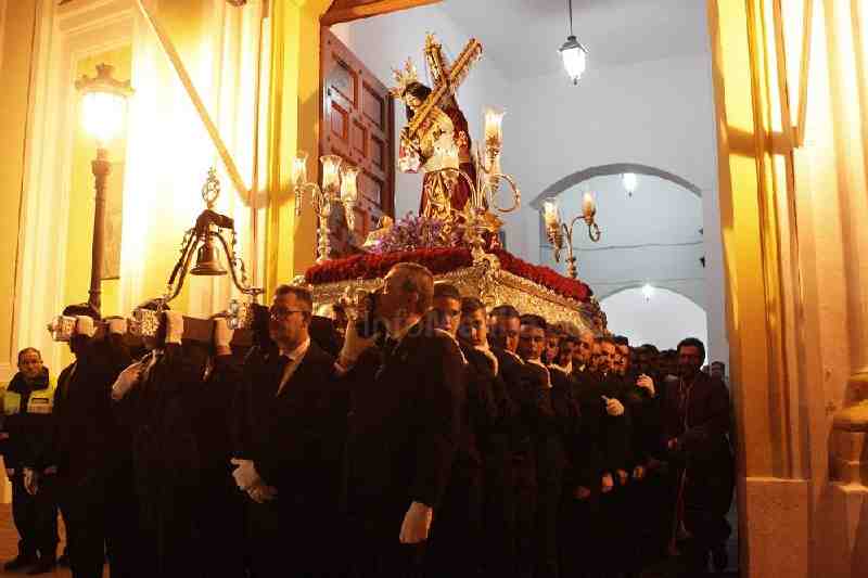 El Nazareno y la Virgen de las Lágrimas acuden fieles a su cita con el Miércoles Santo melillense