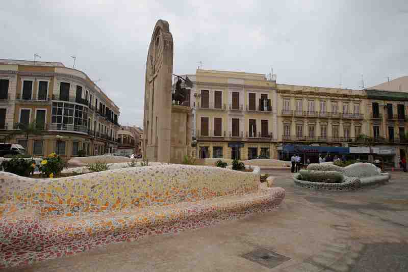 Melilla rinde "homenaje al modernismo" con la renovación de la Plaza Héroes de España