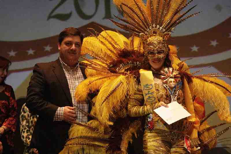 Cristina Cuesta, elegida Diosa del Carnaval de Melilla 2016 en una divertida gala