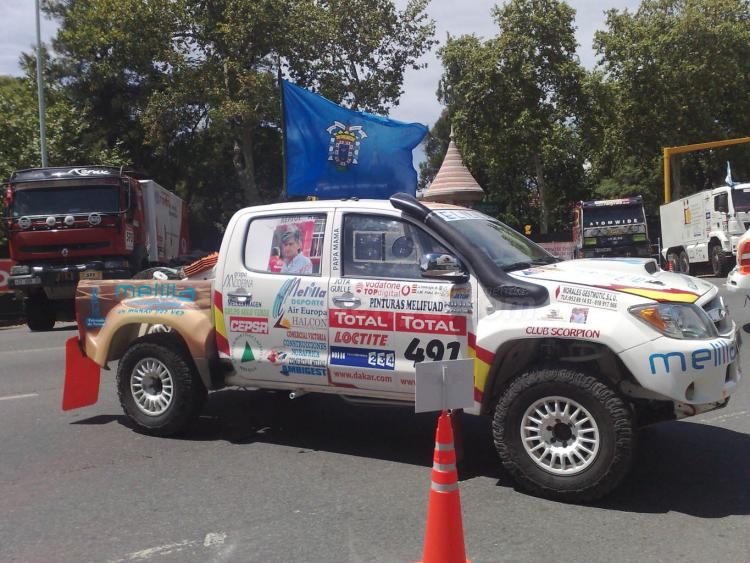 El equipo de rallie "Ciudad de Melilla" preparado para competir en el Dakar 2009