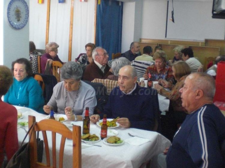 La paella española y el entrañable Pepito Calderón, protagonistas de la Casa de Melilla en Almería