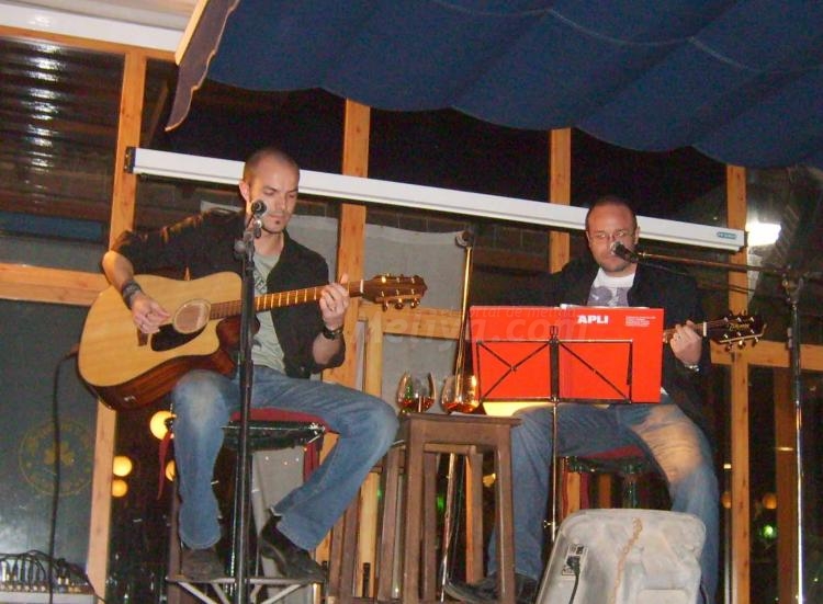 'Cuestión de gustos', dos hombres y un destino musical