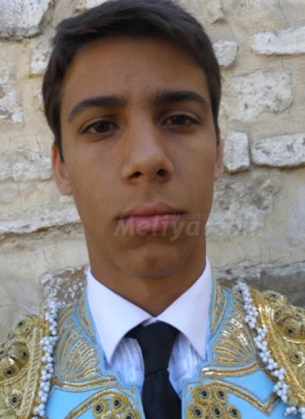Revolución en el toreo melillense con la firma de un joven estudiante llamado Adolfo Ramos