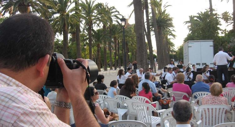 El maestro Mendoza da un recital de la mejor música en el Parque Hernández