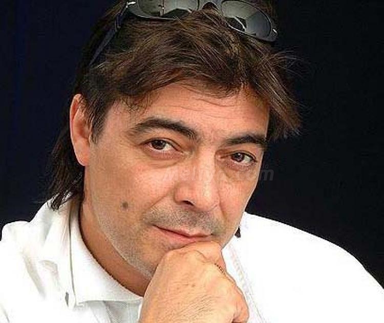 Antonio Canales.