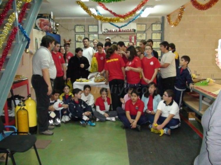 Los ´mosqueteros´melillenses celebran la Navidad a lo grande con los 'blumeritos'