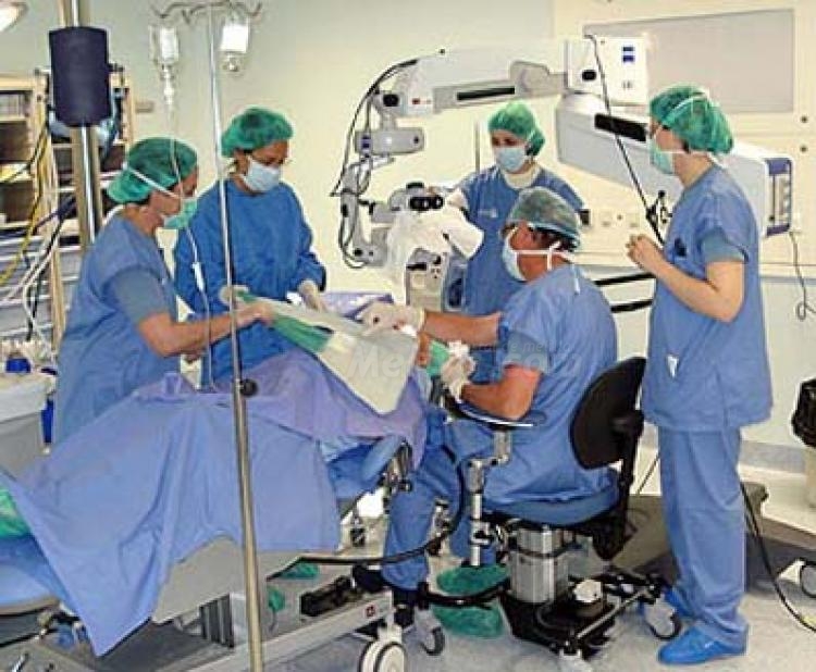 El tiempo de espera para una operación quirúrgica se sitúa en 71 días, tres menos que un año antes