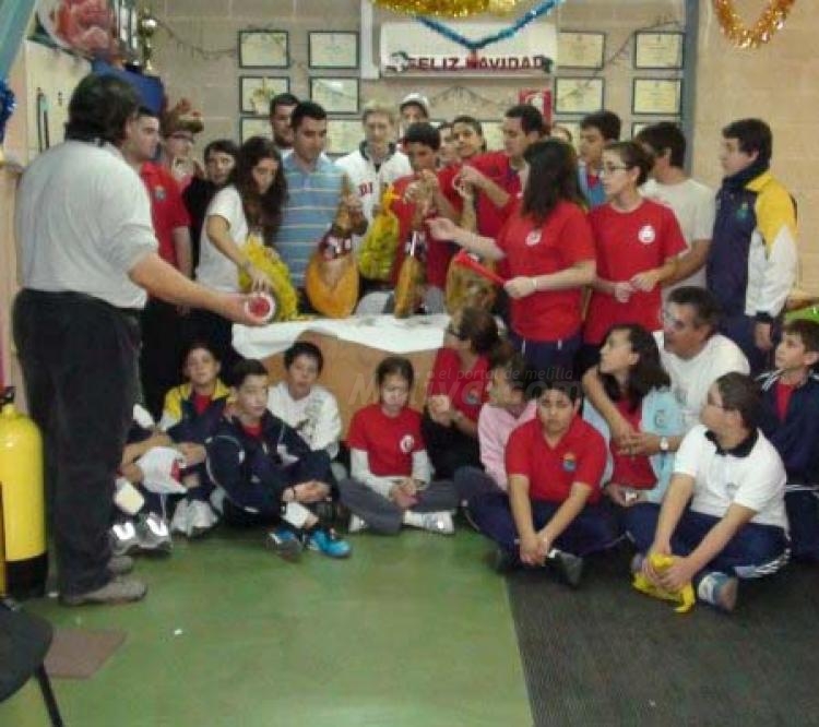 Los ´mosqueteros´melillenses celebran la Navidad a lo grande con los 'blumeritos'