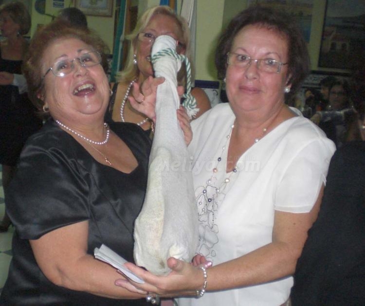 Fiestón de aniversario y escrituras en la Casa de Melilla en Almería