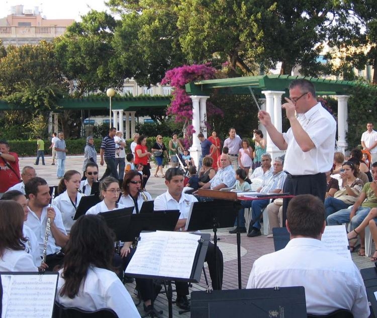 El maestro Mendoza da un recital de la mejor música en el Parque Hernández
