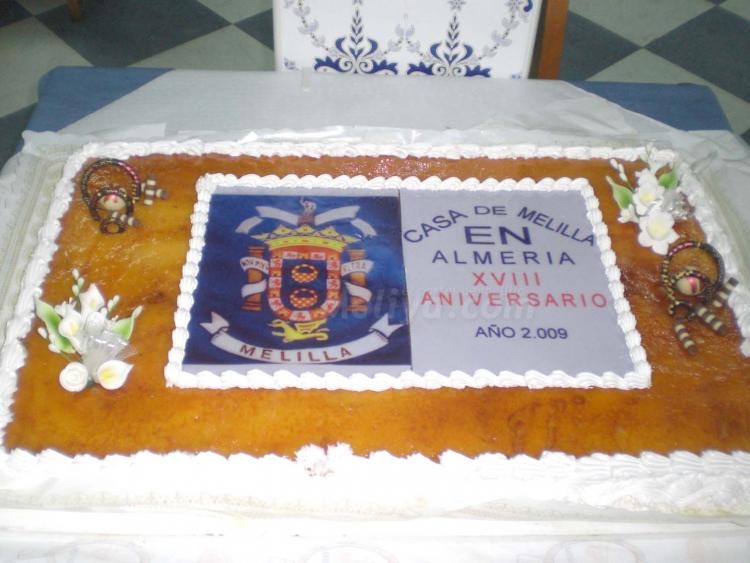 Fiestón de aniversario y escrituras en la Casa de Melilla en Almería