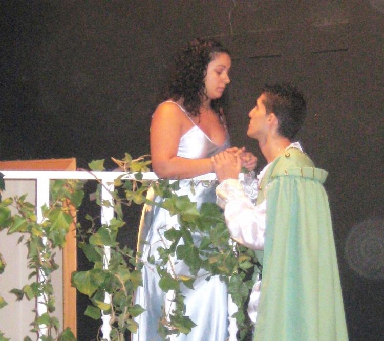 Éxito del Romeo y Julieta 'melillense' en el Centro Social Nueva Málaga