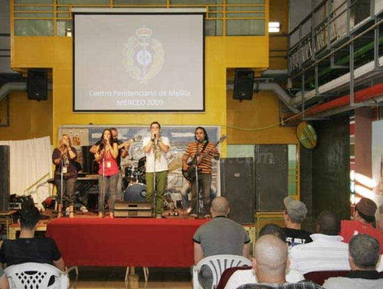 'Arte y Calé' entusiasma a los reclusos del Centro Penintenciario en vísperas de la Merced