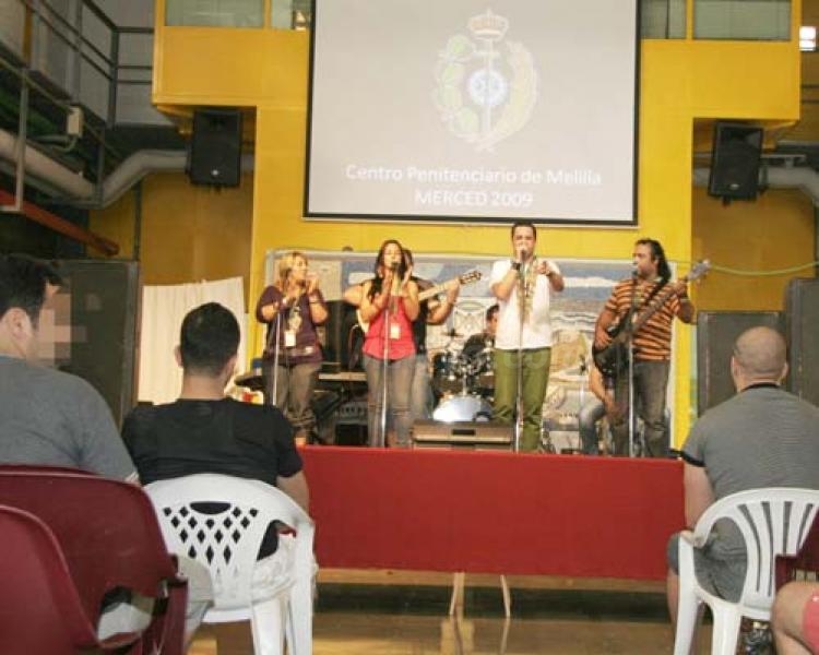 'Arte y Calé' entusiasma a los reclusos del Centro Penintenciario en vísperas de la Merced