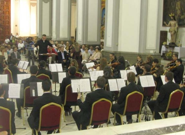 Abrazo musical entre melillenses y ceutíes con la portentosa actuación de la Orquesta Sinfónica
