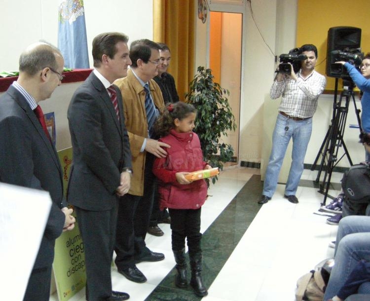 Ocho años 'aprendiendo a mirar' con afecto a los alumnos ciegos