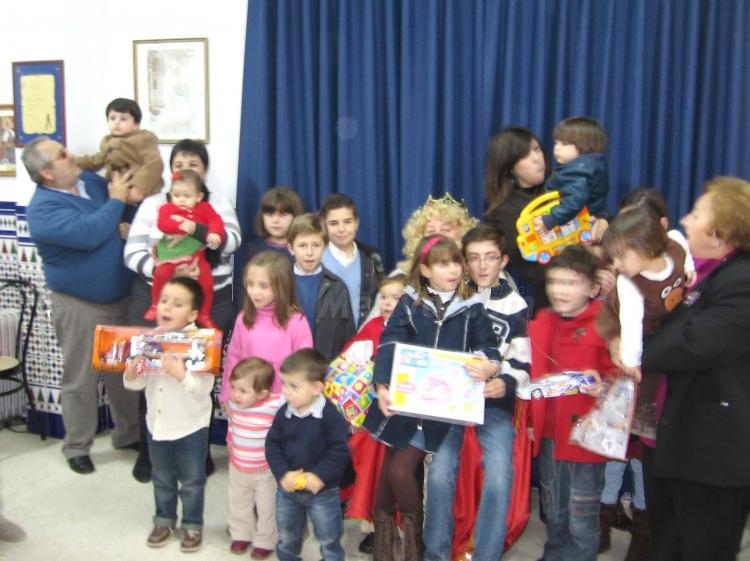 Los Reyes Magos hacen parada en la Casa de Melilla en Sevilla antes de viajar a África