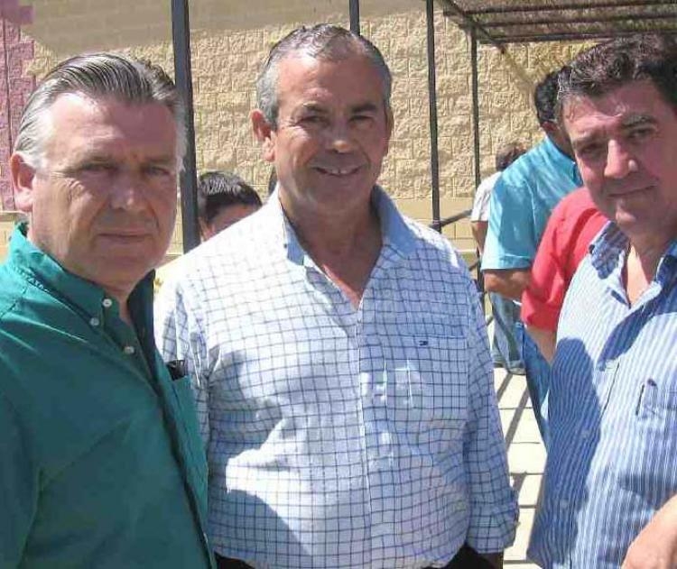 José Martínez y Simi Levy se suben al carro de la historia taurina melillense