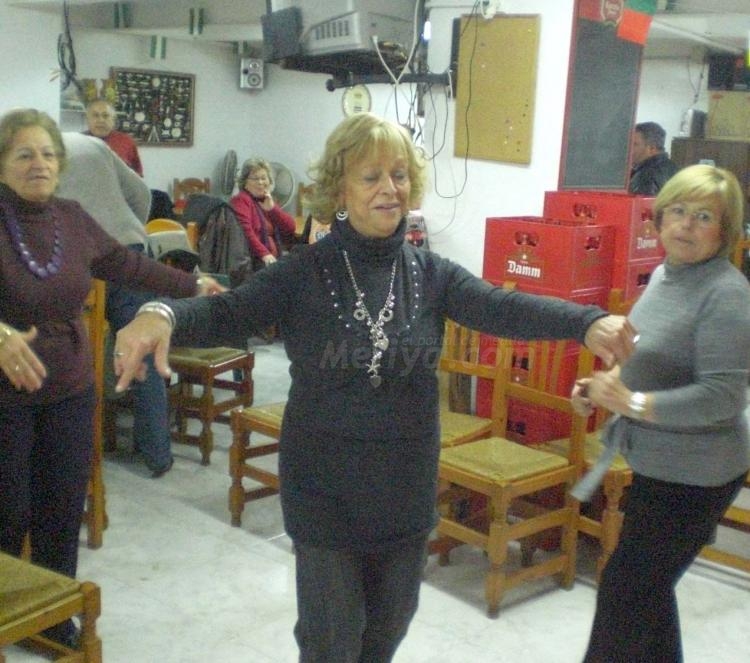 La Casa de Melilla en Almería da un beso fraternal a la Virgen del Mar