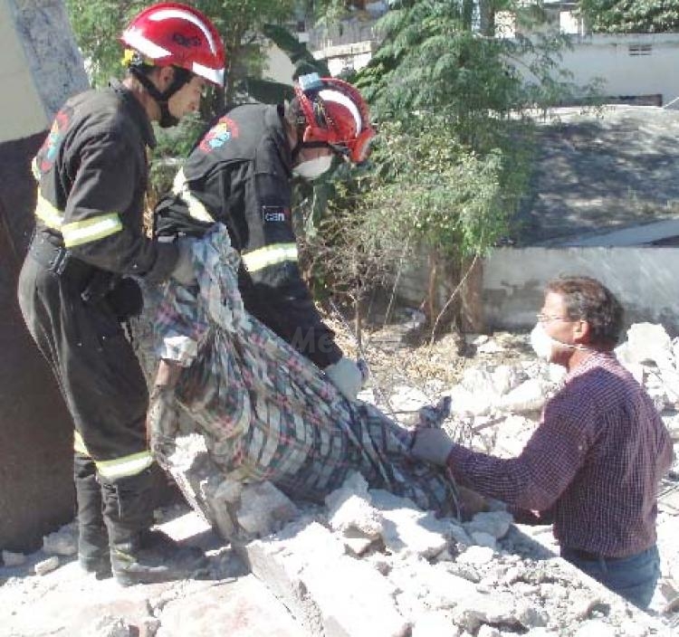 Tres voluntarios melillenses de IAE ejercen su solidaridad en Haití