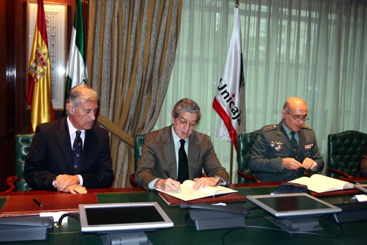 Unicaja no pierde de vista a los guardias civiles de Melilla