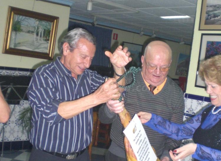 Sana alegría en la almeriense Casa de Melilla por el Día del Padre