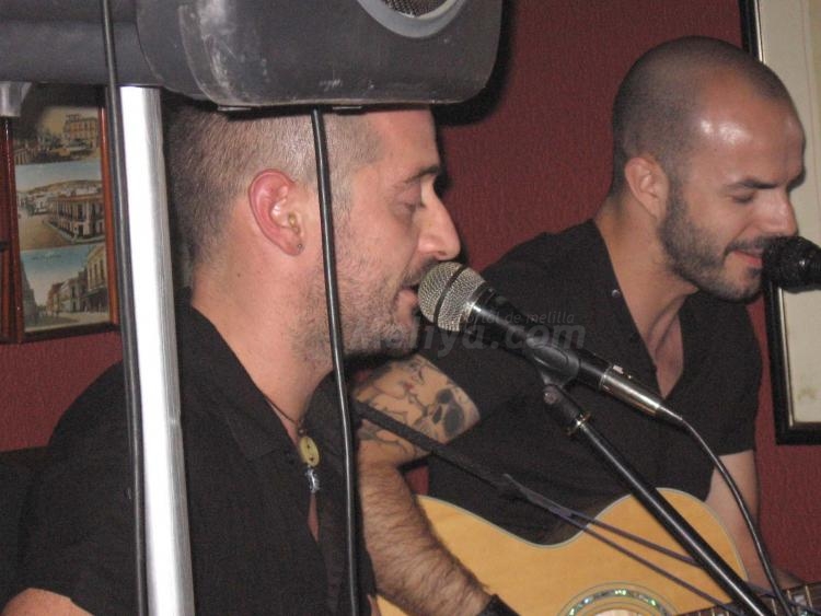 Antonio y Salva, dos acústicas, dos corazones