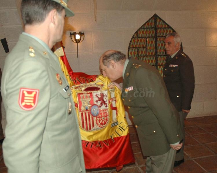 Zúñiga, el general que quiso despedirse de la Bandera Nacional en Melilla