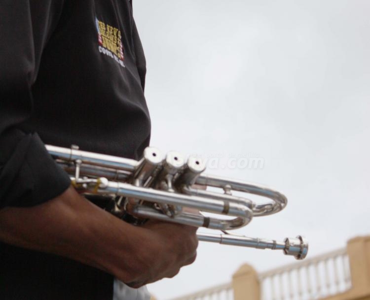 Cómo se puede ser tan feliz en Melilla la Vieja con New Orleans Jump Band...pues va a ser que sí