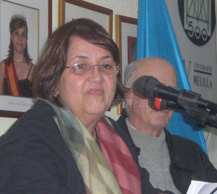 Lola Maurisset imparte magisterio veterano en la embajada indálica de Melilla