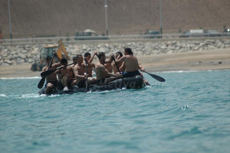 ¡Regulares de Melilla...al agua, patos!
