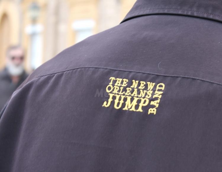 Cómo se puede ser tan feliz en Melilla la Vieja con New Orleans Jump Band...pues va a ser que sí