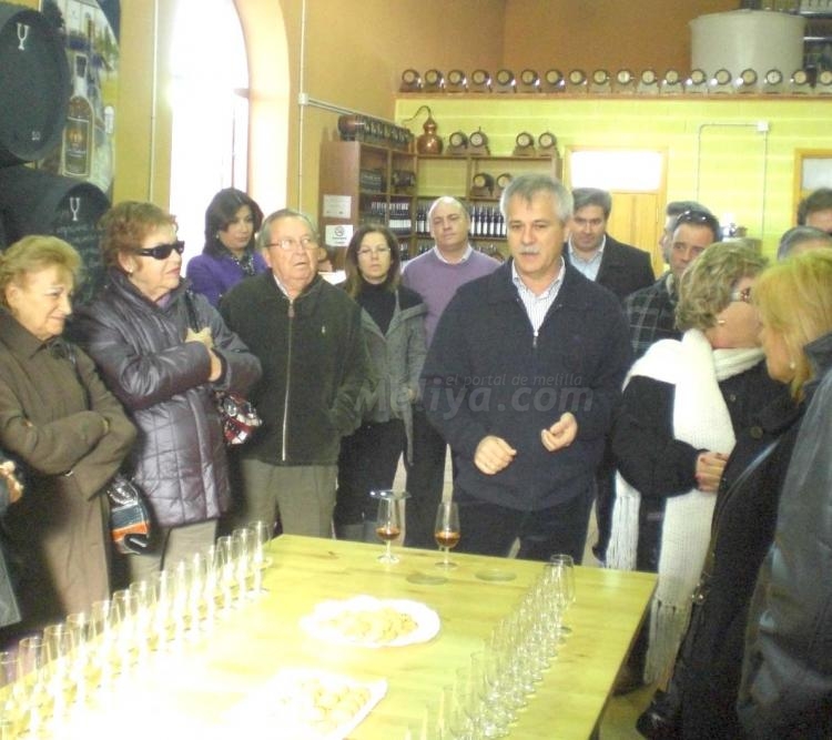 Adra abre sus brazos a los embajadores melillenses en Almería