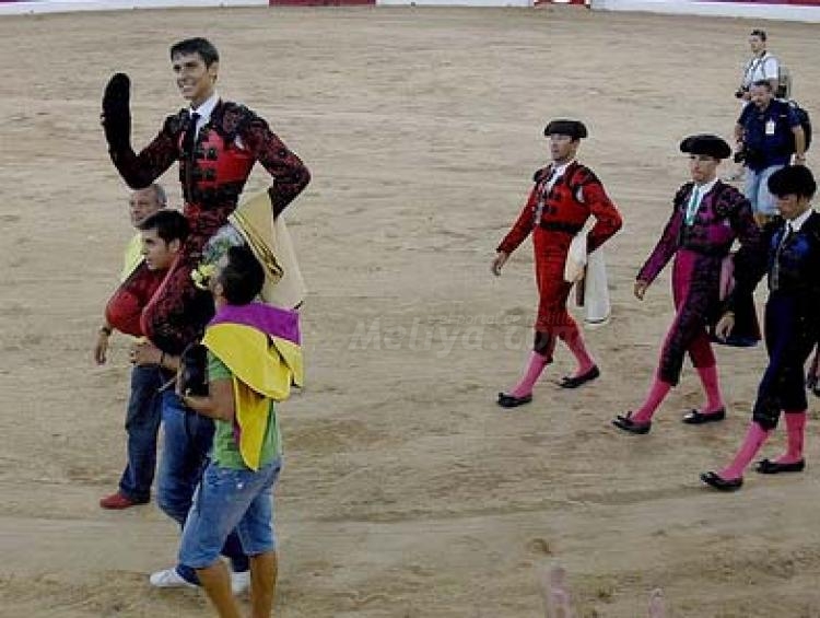 Adolfo Ramos calienta motores con vacas bravas del hierro de Javier Gallego