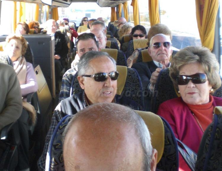 Adra abre sus brazos a los embajadores melillenses en Almería