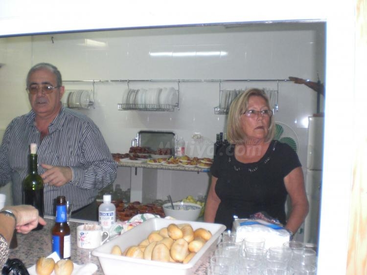 La Casa de Melilla en Almería reabre 'El Chiringuito' con Cruz de Mayo incluida