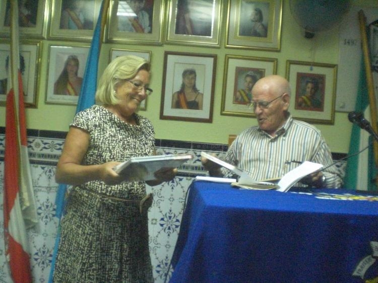 Ángel Cazorla acerca a los melillenses de Almería a la 'Literatura popular'