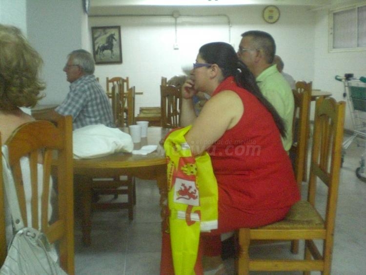 La Casa de Melilla en Almería arde con el triunfo de 'La Roja'