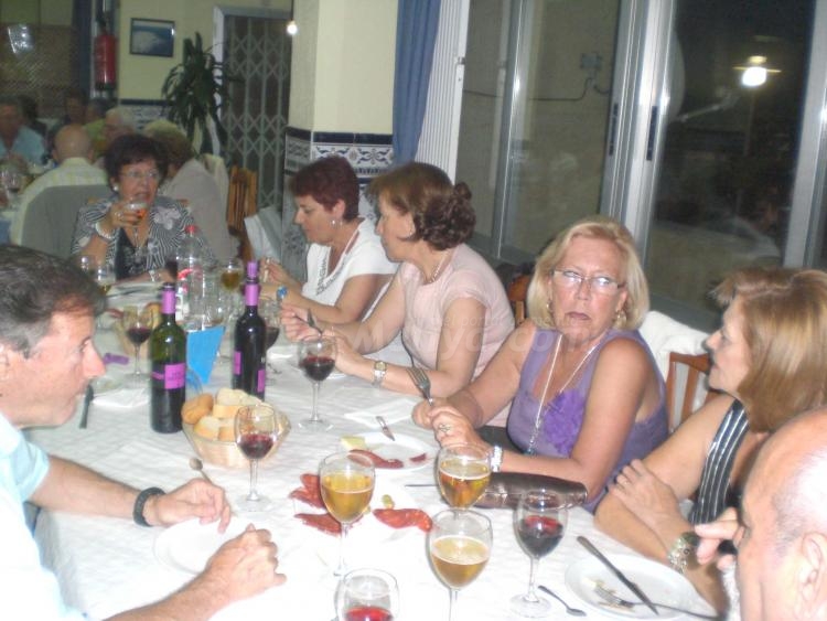 Baile de 'entrenamiento' de la Casa de Melilla en Almería