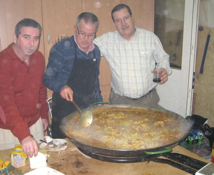 Centro de Hijos de Melilla, paella de los Rosa...ésto es vida
