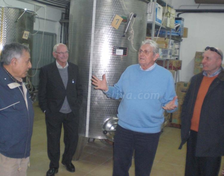 Adra abre sus brazos a los embajadores melillenses en Almería