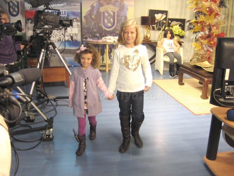 Invasión infantil en los estudios de Televisión Melilla