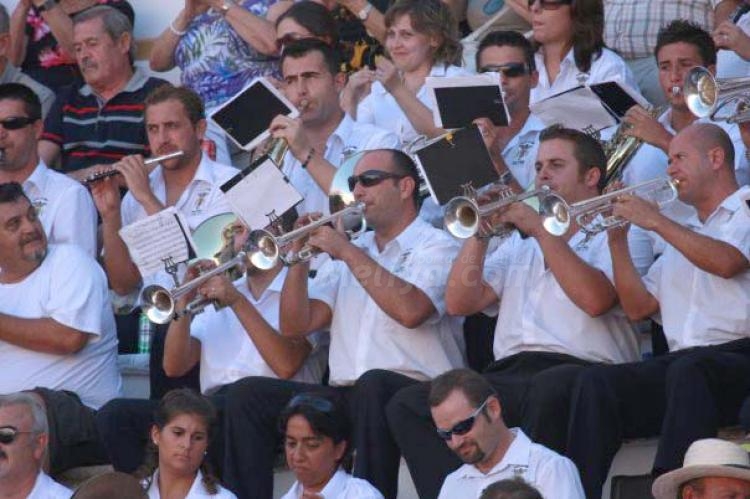 Clarín y timbal, Pedro Pomares