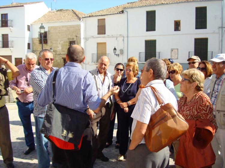 Los socios de la Casa de Melilla en Málaga disfrutan de los encantos de Alhama de Granada
