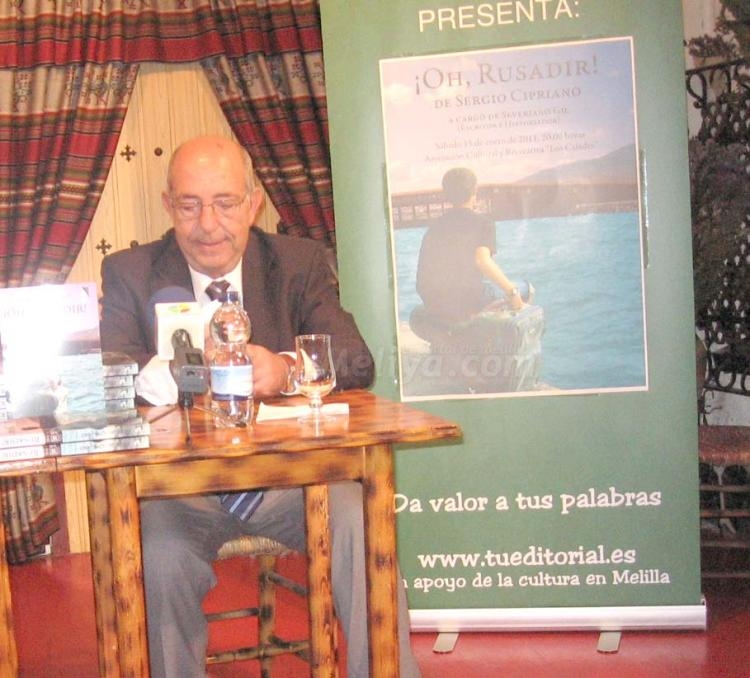 Sergio Cipriano escribe con su corazón una trilogía dedicada a la inmigración
