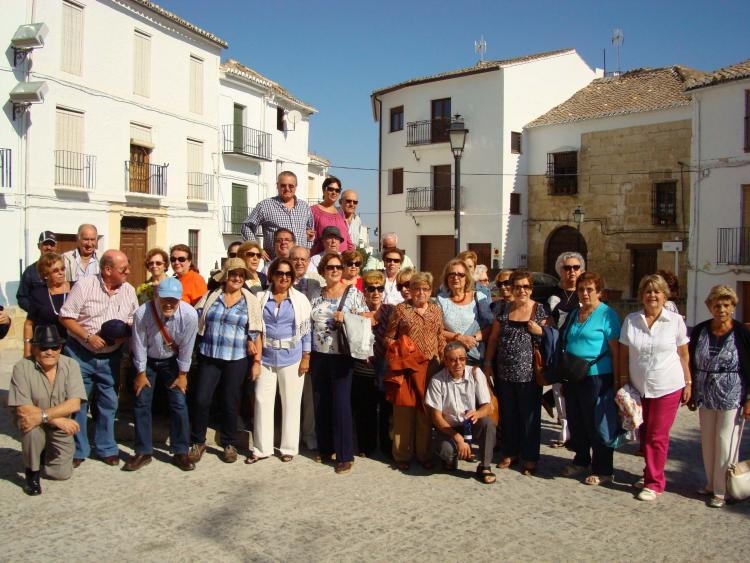 Los socios de la Casa de Melilla en Málaga disfrutan de los encantos de Alhama de Granada