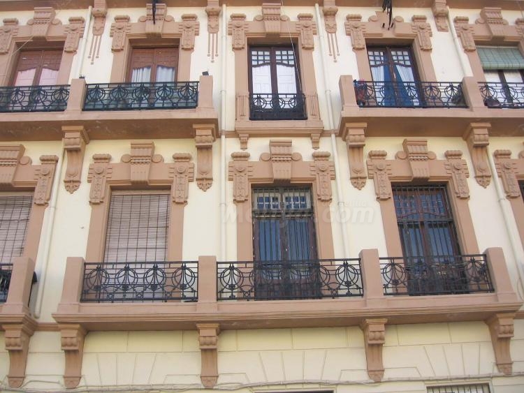 Sí que hay gente que defiende la obra de Enrique Nieto
